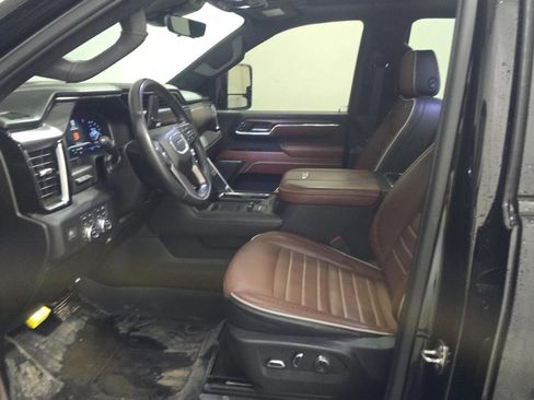 Used 2024 GMC Sierra 2500 Denali Ultimate image 9