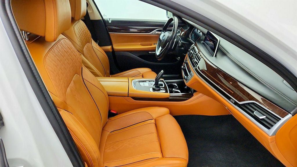 Used 2016 BMW 750i xDrive AWD/4WD image 24