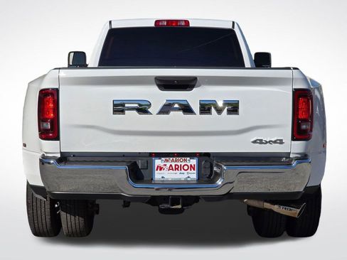 Used 2025 RAM 3500 Tradesman w/ Chrome Appearance Group image 17