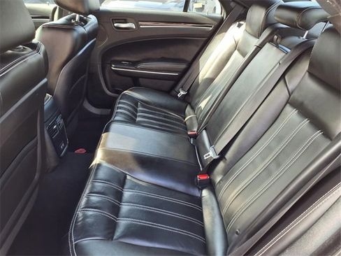 Used 2022 Chrysler 300 S image 8