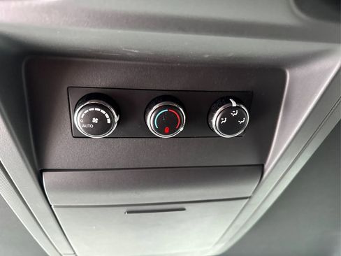 Used 2018 Dodge Grand Caravan GT image 31