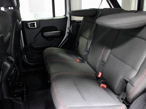 Used 2019 Jeep Wrangler Unlimited Rubicon AWD/4WD image 22