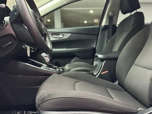 Used 2021 Kia Forte LXS FWD image 10