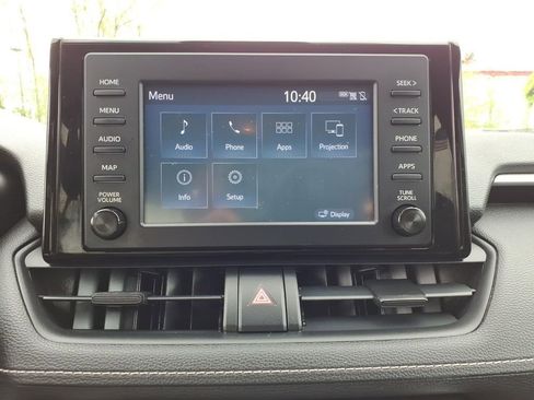 Used 2019 Toyota RAV4 LE AWD/4WD image 7