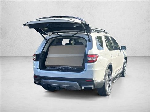 New 2026 Honda Pilot Elite image 2