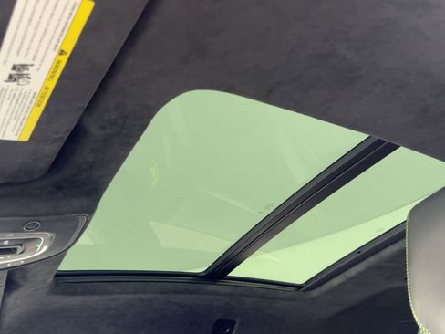 Used 2020 Lamborghini Urus image 16