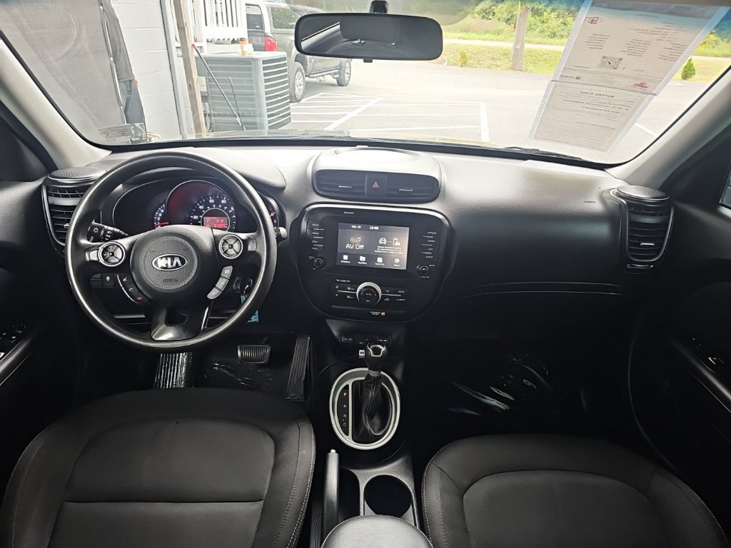 Used 2019 Kia Soul + FWD image 14