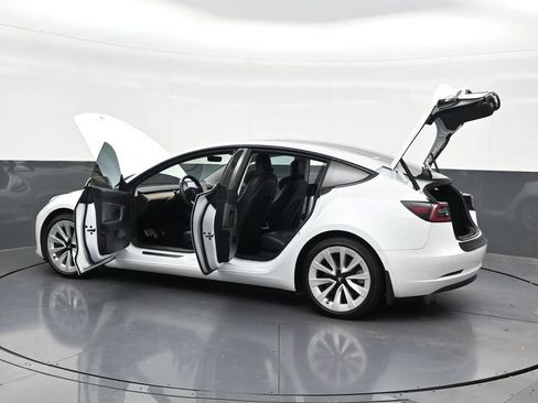 Used 2021 Tesla Model 3 Long Range AWD/4WD image 33