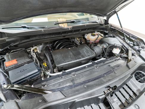 Used 2024 Chevrolet Suburban High Country image 34