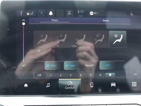 Used 2023 Jeep Compass Latitude image 22