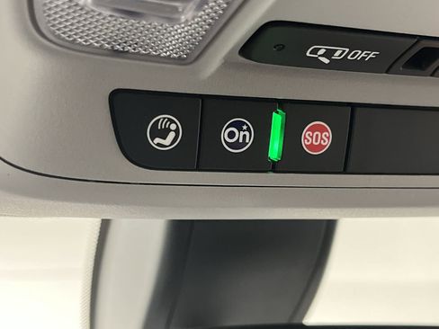 Used 2018 Chevrolet Equinox LS image 21