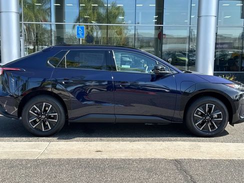 New 2026 Subaru Solterra AWD/4WD image 3
