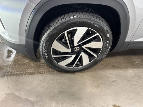 New 2026 Volkswagen Atlas SE image 9