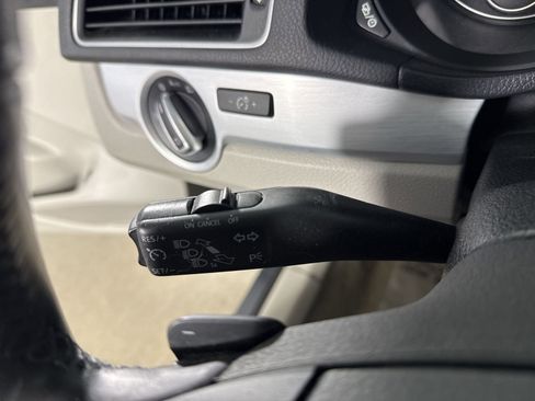 Used 2013 Volkswagen Passat 3.6 SE image 13