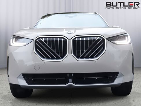 Used 2025 BMW X3 xDrive30i w/ Convenience Package image 2