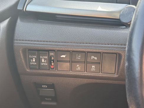 Used 2020 Honda Odyssey Elite image 11
