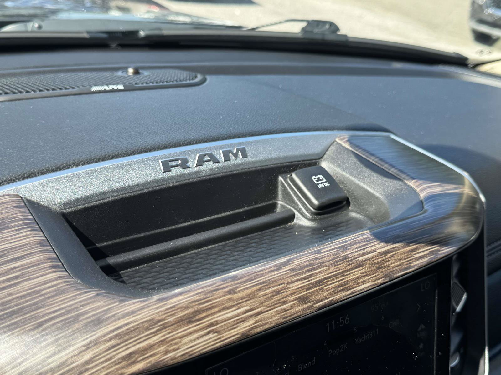 Used 2020 RAM 1500 Laramie AWD/4WD image 32