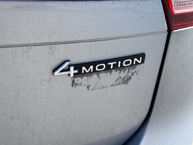 Used 2022 Volkswagen Tiguan SE w/ Panoramic Sunroof Package AWD/4WD image 17