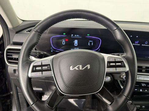 Used 2025 Kia Telluride S image 25