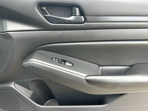 Used 2023 Nissan Altima 2.5 S FWD image 19