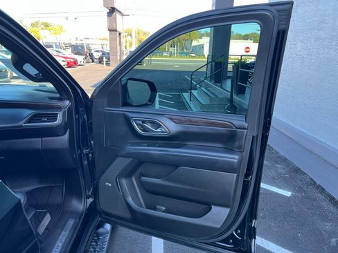 Used 2022 Chevrolet Tahoe Z71 w/ Luxury Package AWD/4WD image 62