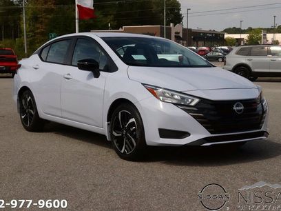 New 2025 Nissan Versa SR w/ Trunk Package