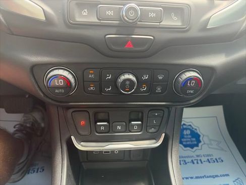 Used 2020 GMC Terrain SLE w/ Driver Convenience Package FWD image 23