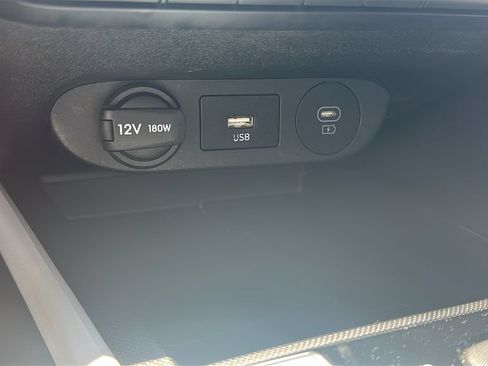 Used 2025 Hyundai Elantra Limited FWD image 27