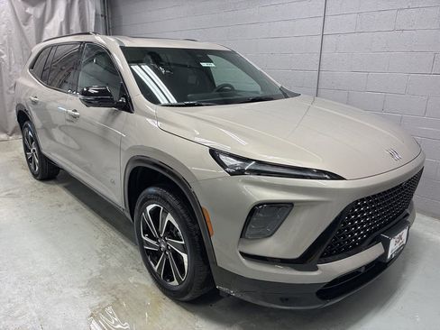 New 2026 Buick Enclave Sport Touring w/ Power Package image 5