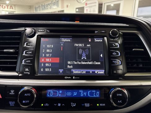 Used 2015 Toyota Highlander Limited image 17