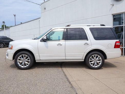 Used 2016 Ford Expedition Limited w/ Equipment Group 301A AWD/4WD image 2