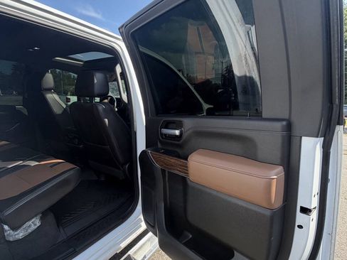 Used 2021 Chevrolet Silverado 2500 High Country w/ Z71 Off-Road Package AWD/4WD image 12