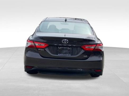 Used 2019 Toyota Camry LE image 7