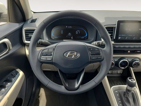 Used 2026 Hyundai Venue SEL FWD image 12