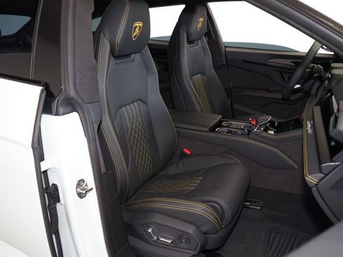 Used 2025 Lamborghini Urus SE AWD/4WD image 12