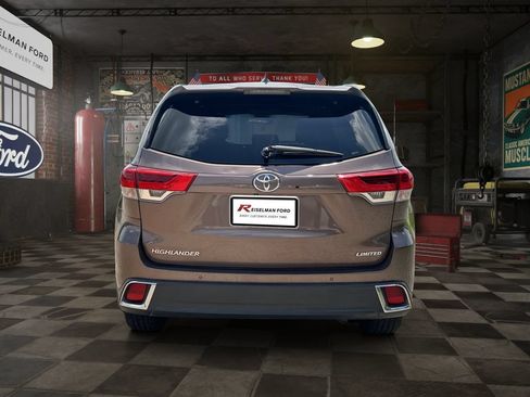 Used 2018 Toyota Highlander Limited FWD image 8
