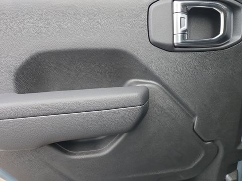 New 2025 Jeep Gladiator Sport image 22