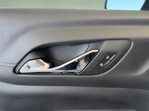 Used 2023 GMC Acadia SLE w/ Driver Convenience Package image 12