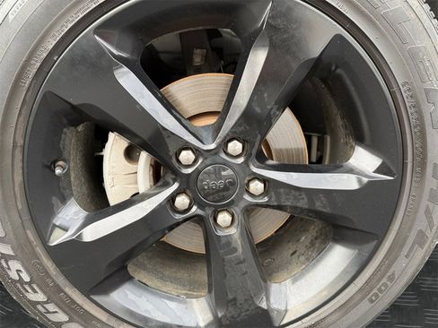 Used 2023 Jeep Grand Cherokee Altitude image 20