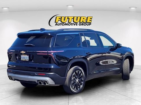 Used 2026 Chevrolet Traverse LT w/ Sun and Wheel Package AWD/4WD image 4