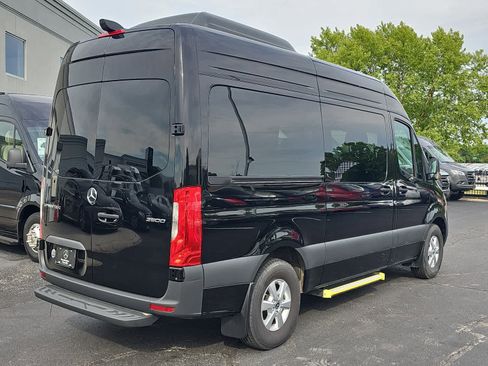 Used 2025 Mercedes-Benz Sprinter 2500 image 2