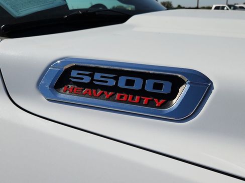 Used 2024 RAM 5500 Tradesman w/ Chrome Appearance Group AWD/4WD image 7