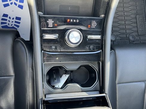 Used 2022 Jeep Grand Cherokee Overland w/ Luxury Tech Group IV image 17