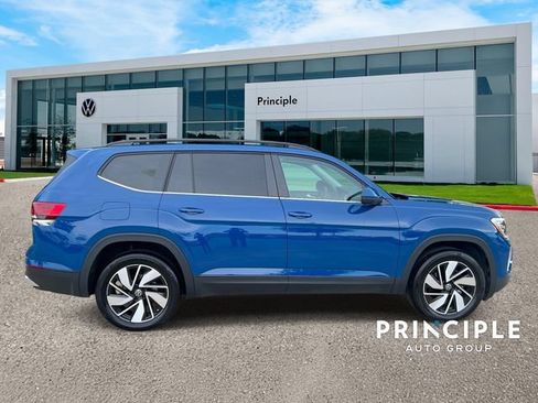 Used 2026 Volkswagen Atlas SE w/ Panoramic Sunroof Package FWD image 5