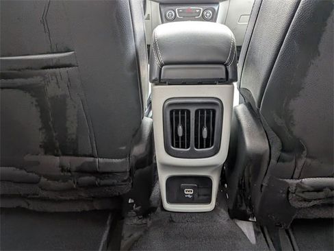 Certified 2021 Jeep Compass Latitude image 24