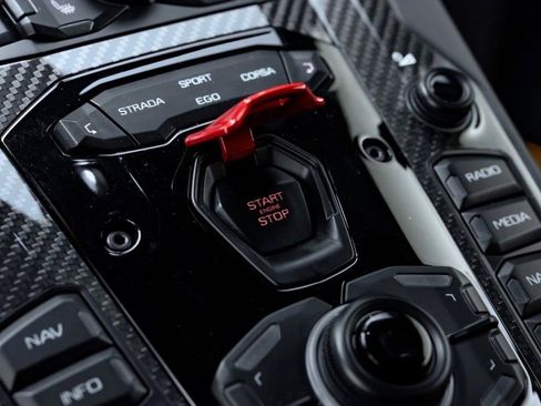 Used 2021 Lamborghini Aventador SVJ AWD/4WD image 54