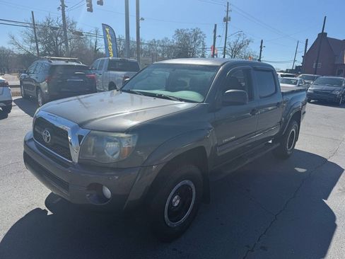 Used 2011 Toyota Tacoma PreRunner w/ TRD Off-Road Pkg RWD image 3