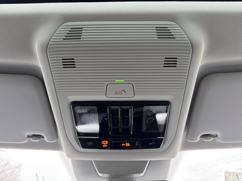 New 2026 Volkswagen Tiguan SE image 18