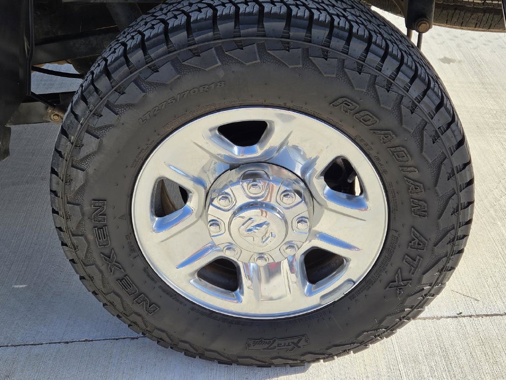 Used 2021 RAM 2500 Tradesman w/ Chrome Appearance Group AWD/4WD image 40