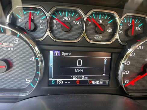 Used 2015 Chevrolet Silverado 2500 LT AWD/4WD image 10